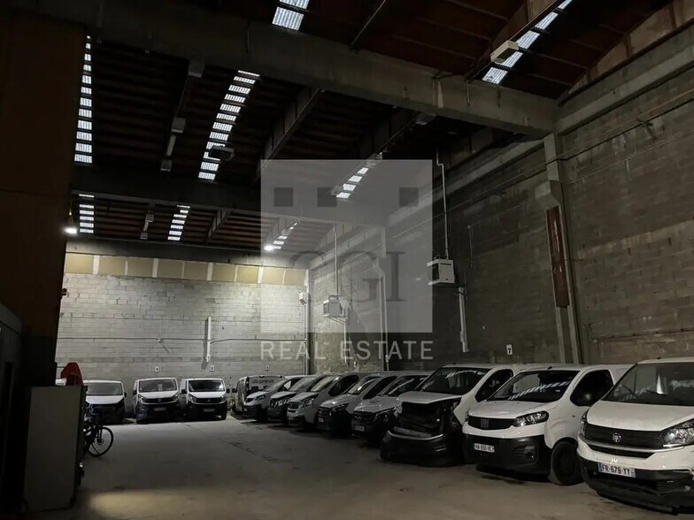 Local d’activités dans Saint-Priest à louer - Photo intérieure – Image 2 sur 7