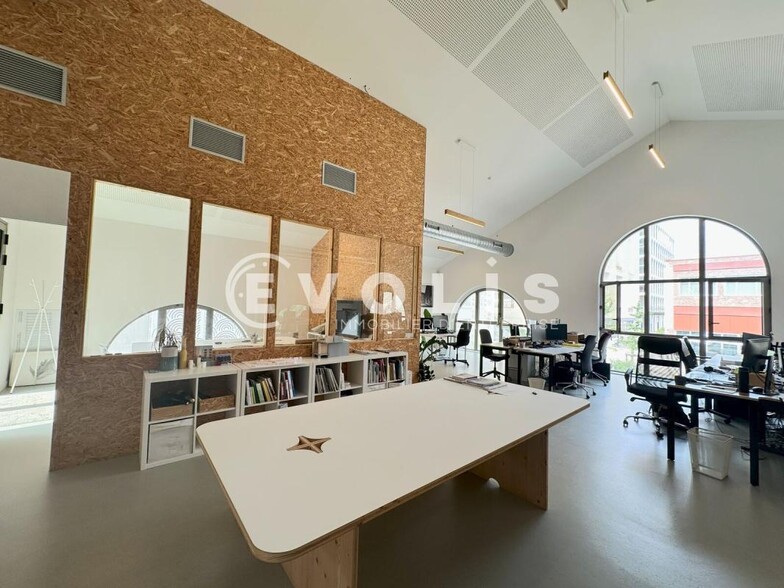 51 Rue De La Compagnie Du Midi, Bordeaux à louer - Photo de l’immeuble – Image 2 sur 5