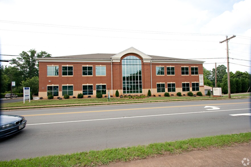 502 W King St, Kings Mountain, NC à louer - Photo de l’immeuble – Image 3 sur 41