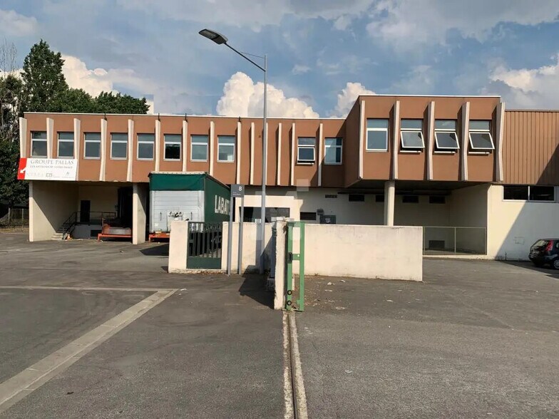 Local d’activités dans Morangis à louer - Photo de l’immeuble – Image 2 sur 10
