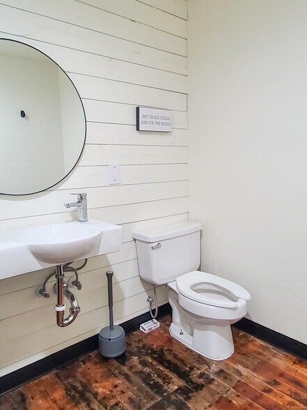 109 Main St SE, Gravette, AR à louer - Photo intérieure – Image 2 sur 28