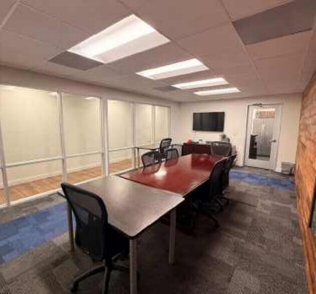 2211 Buena Vista St, San Antonio, TX à louer - Photo intérieure – Image 3 sur 8