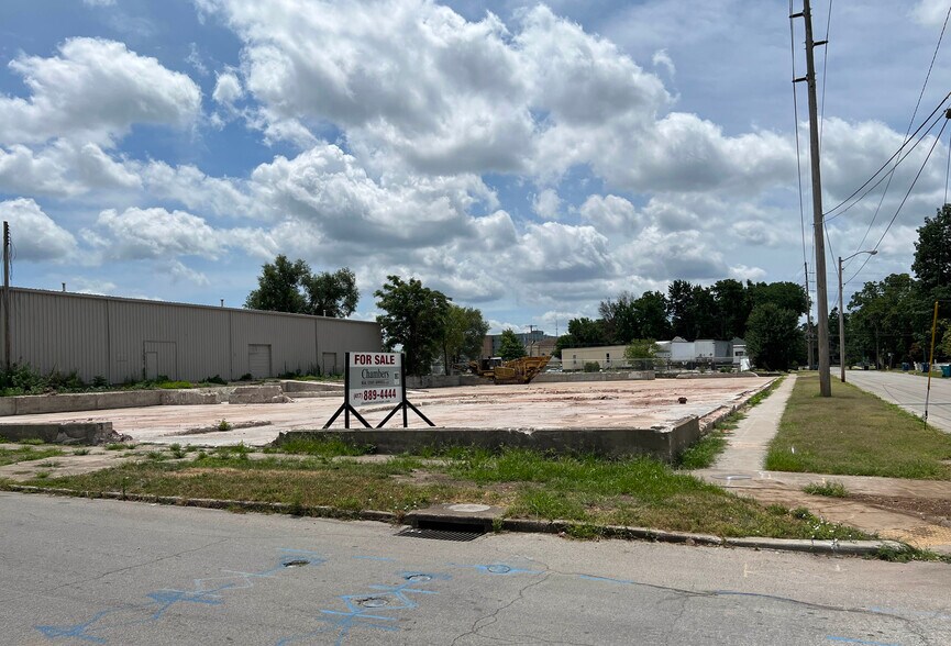 434 W Pacific St, Springfield, MO à vendre - Photo principale – Image 1 sur 4