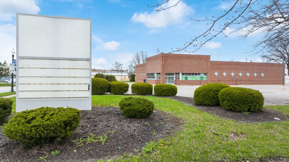 222 S Main St, Orrville, OH à vendre - Photo de l’immeuble – Image 3 sur 13