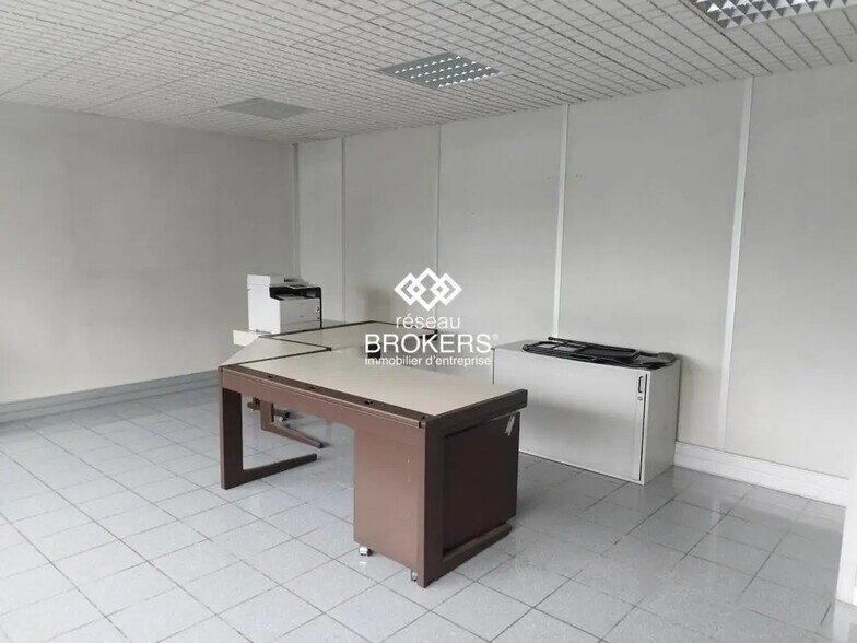 Bureau dans Scionzier à louer - Photo intérieure – Image 2 sur 3