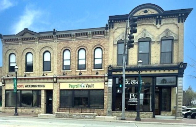 106 W Main St, West Dundee, IL à louer - Photo de l’immeuble – Image 2 sur 18