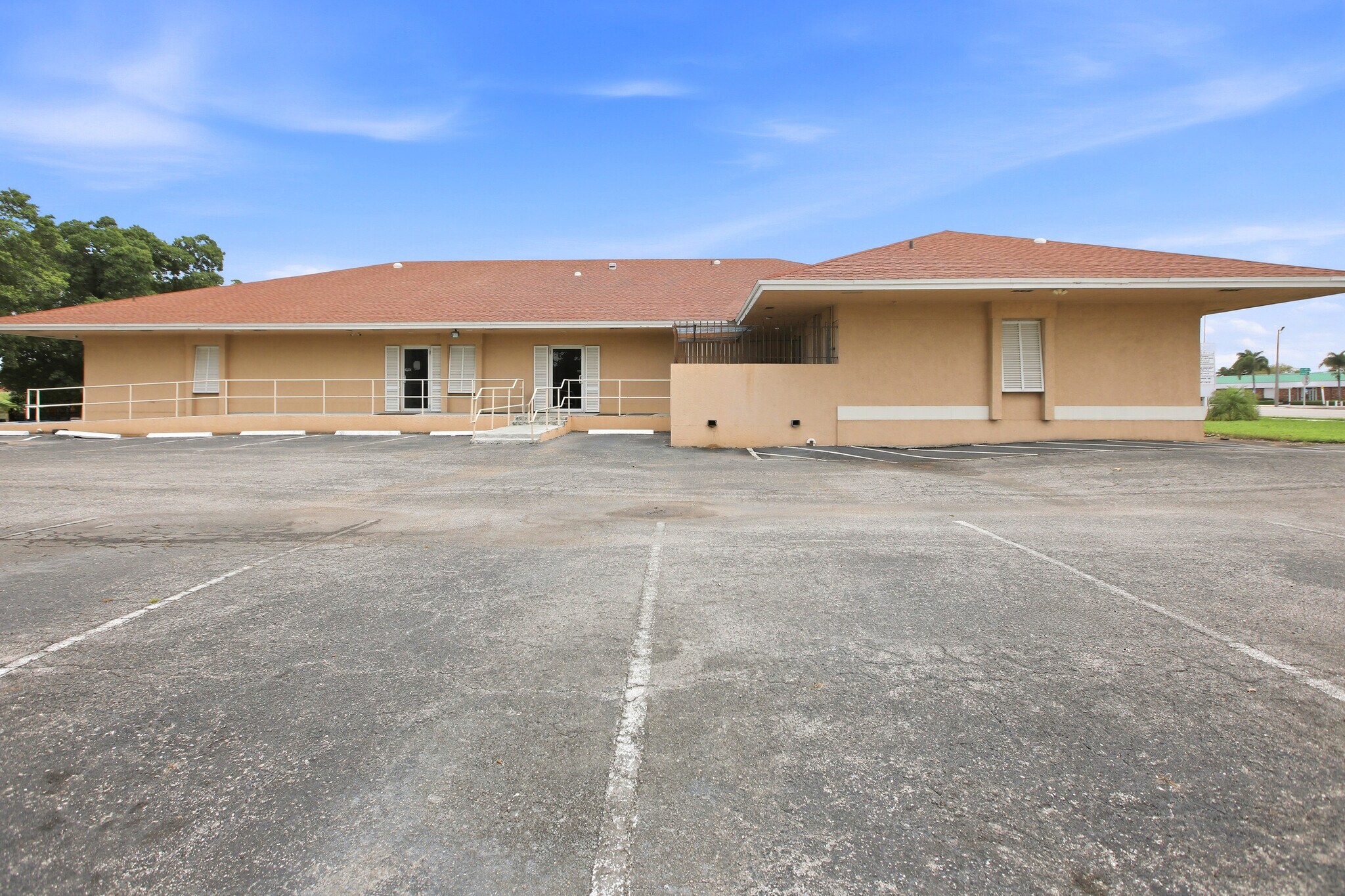 1100 S Main St, Belle Glade, FL à vendre Photo de l’immeuble– Image 1 sur 4