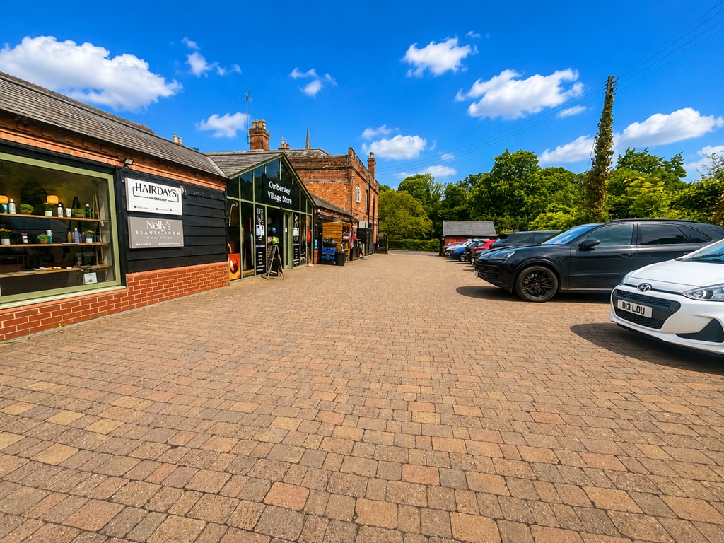 Main Rd, Droitwich à louer Photo principale– Image 1 sur 3