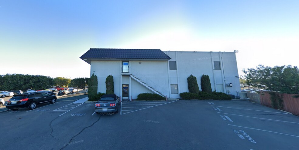 7901 Vickers St, San Diego, CA à louer - Photo de l’immeuble – Image 2 sur 17