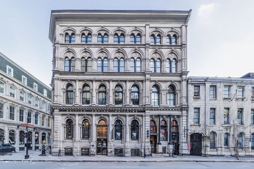 200-212 Rue Notre-Dame O, Montréal, QC à louer - Photo de l’immeuble – Image 1 sur 26