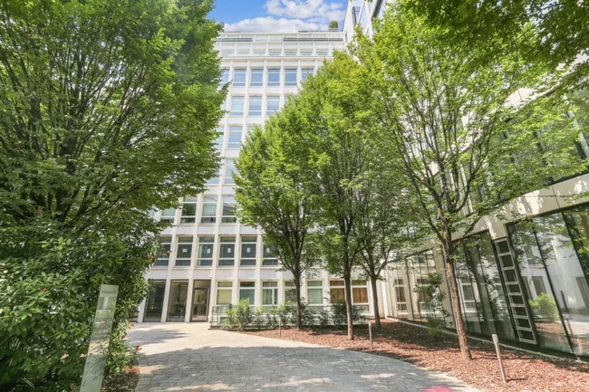 Plus de détails pour 28 Rue Bayard, Paris - Bureau à louer