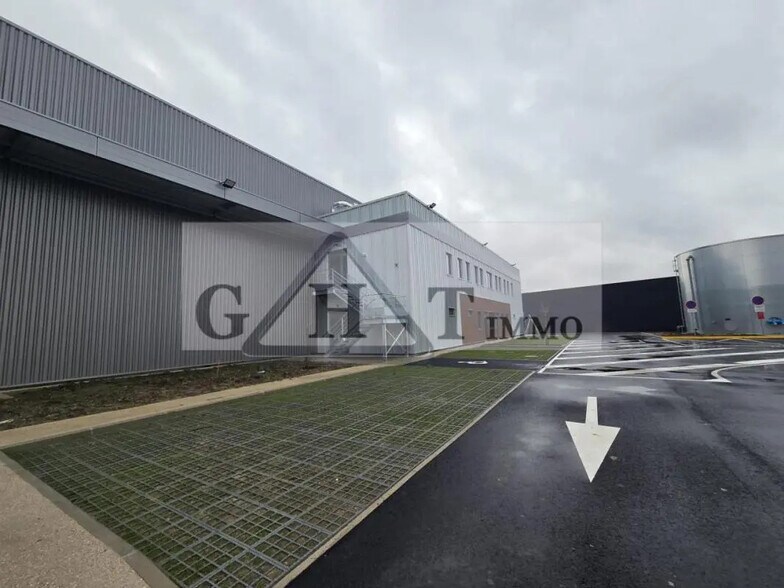 Bureau dans Frépillon à louer - Photo de l’immeuble – Image 2 sur 9