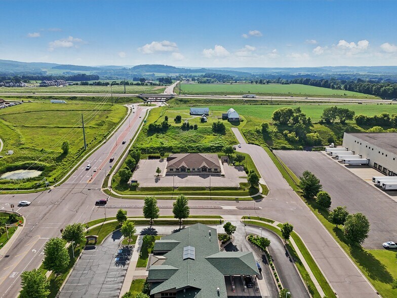 1670 South Blvd, Baraboo, WI à vendre - Aérien – Image 3 sur 5