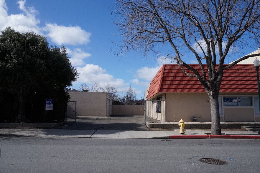 75 Dillon Ave, Campbell, CA à vendre - Photo de l’immeuble – Image 3 sur 22