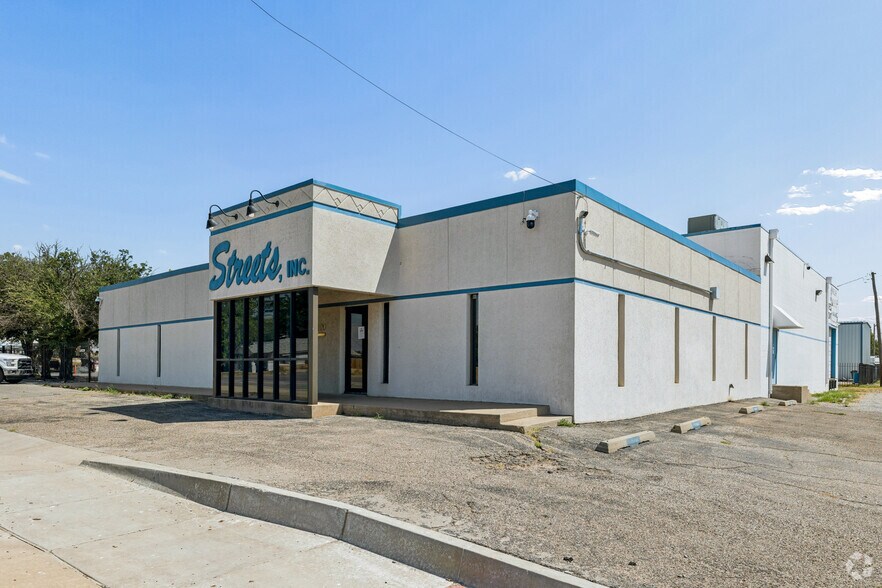 Service Campus | 25,286 SF | 5 Bldg portefeuille de 5 biens à vendre sur LoopNet.fr - Photo de l’immeuble – Image 1 sur 33