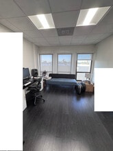 22750 Hawthorne Blvd, Torrance, CA à louer Photo intérieure– Image 2 sur 4