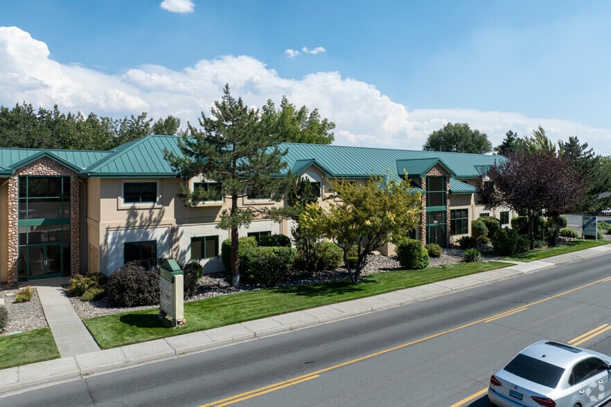 755 N Roop St, Carson City, NV à louer - Photo de l’immeuble – Image 3 sur 6