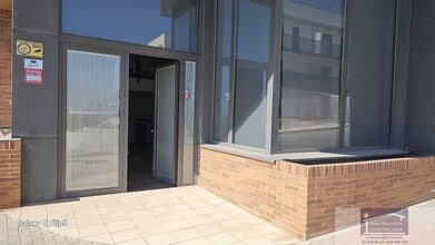 Local commercial dans Colmenar Viejo, Madrid à louer Photo de la construction– Image 2 sur 13