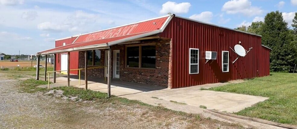 31 E Vaughn Rd, Mayfield, KY à vendre - Photo de l’immeuble – Image 2 sur 5