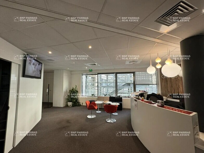Bureau dans Marseille à louer - Photo de l’immeuble – Image 2 sur 13