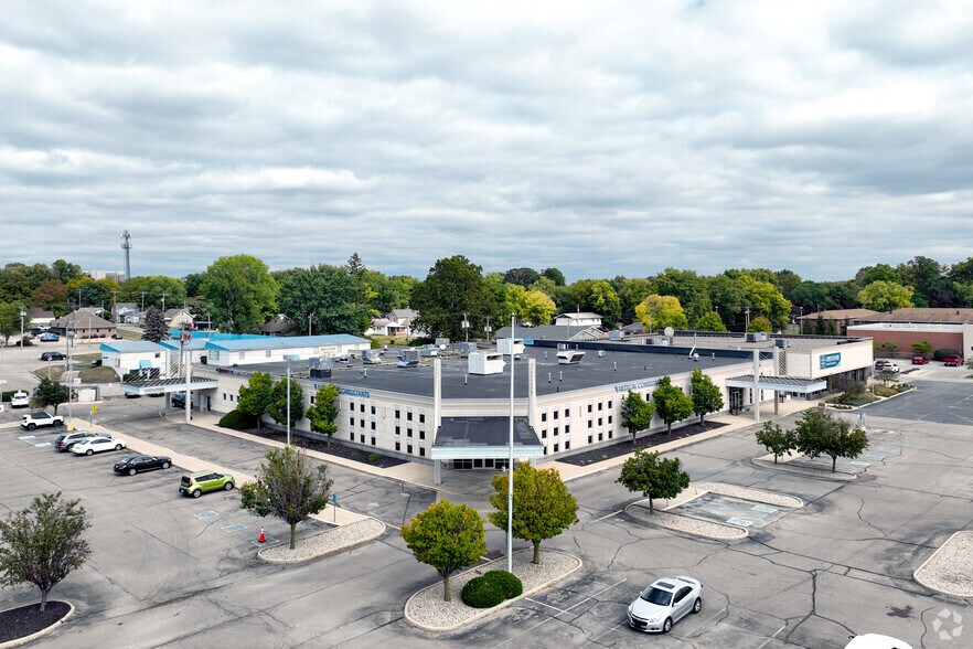 800 S Tillotson Ave, Muncie, IN à louer - Photo de l’immeuble – Image 3 sur 22