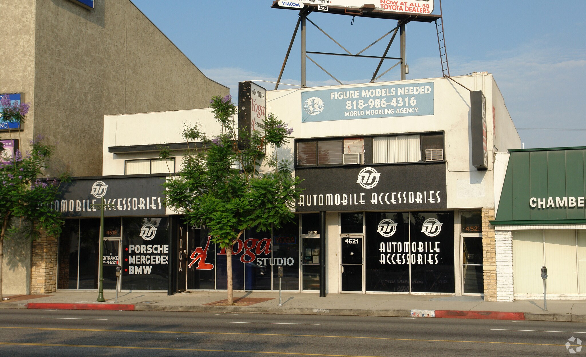 4519-4523 Van Nuys Blvd, Sherman Oaks, CA à louer Photo de l’immeuble– Image 1 sur 5