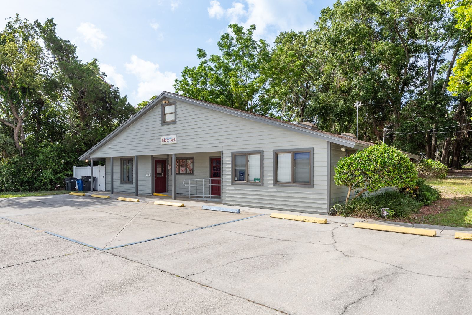5426 Crafts St, New Port Richey, FL à louer Photo de l’immeuble– Image 1 sur 8