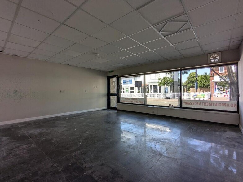 34-34A High St, Woking à louer - Photo de l’immeuble – Image 3 sur 7
