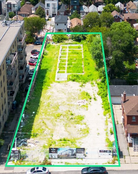 468 Winona Dr, Toronto, ON à vendre - Aérien – Image 1 sur 3