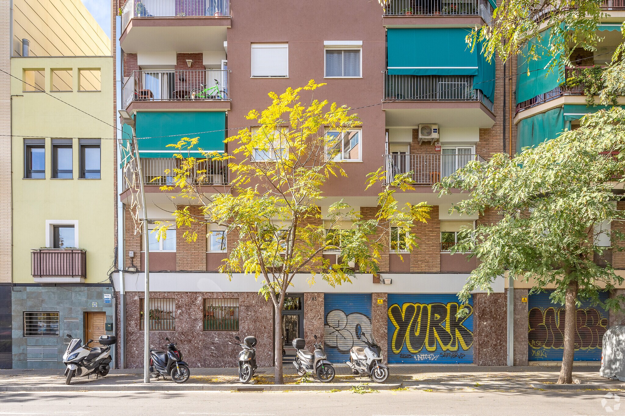 Local commercial dans Barcelone, Barcelona à louer Photo de l’immeuble– Image 1 sur 3