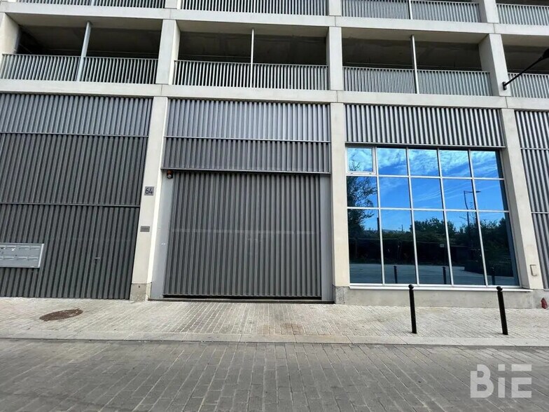 Local d'activités dans Bordeaux à vendre - Photo de l’immeuble – Image 2 sur 7