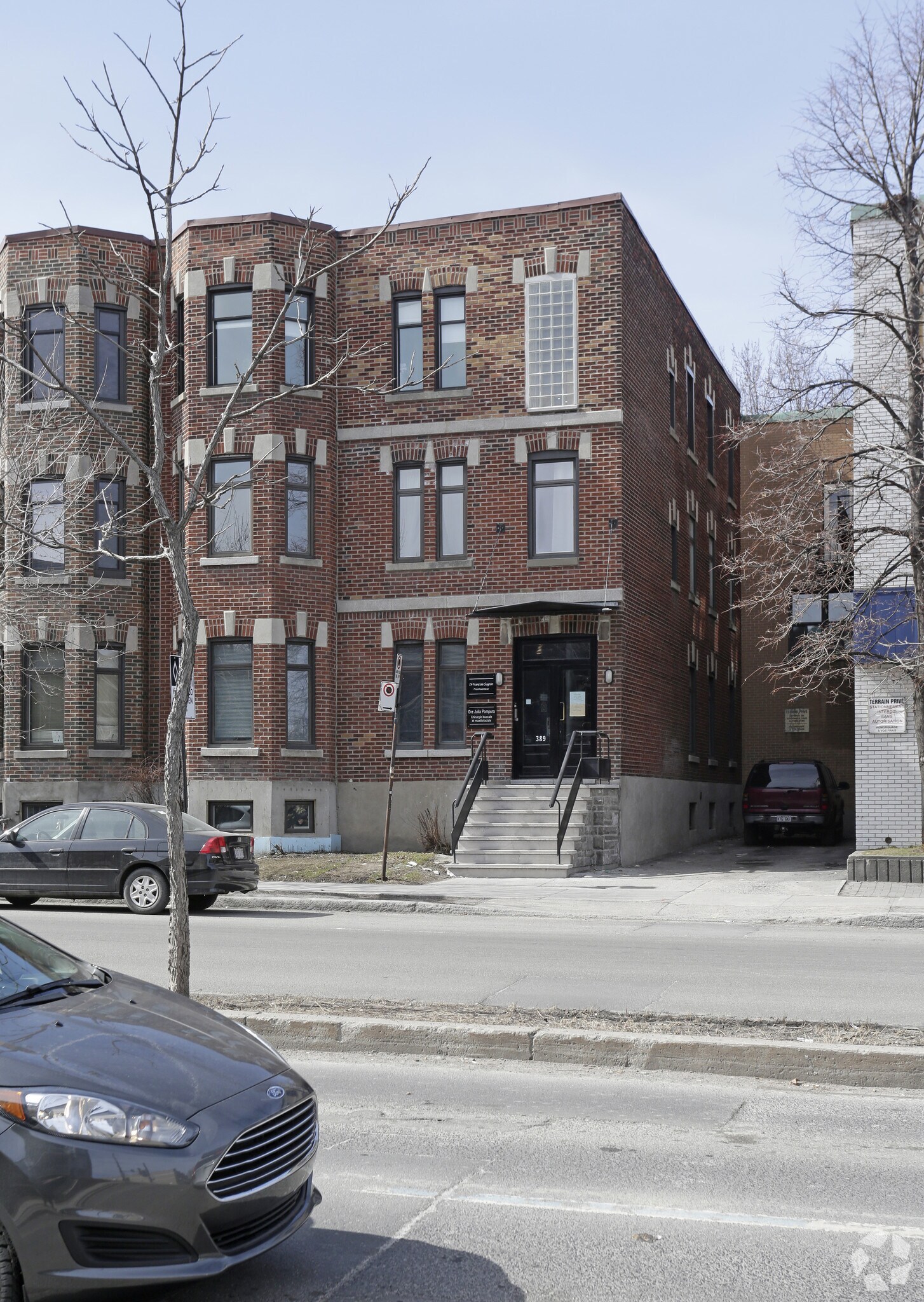 389 Boul Saint-Joseph E, Montréal, QC à louer Photo principale– Image 1 sur 3