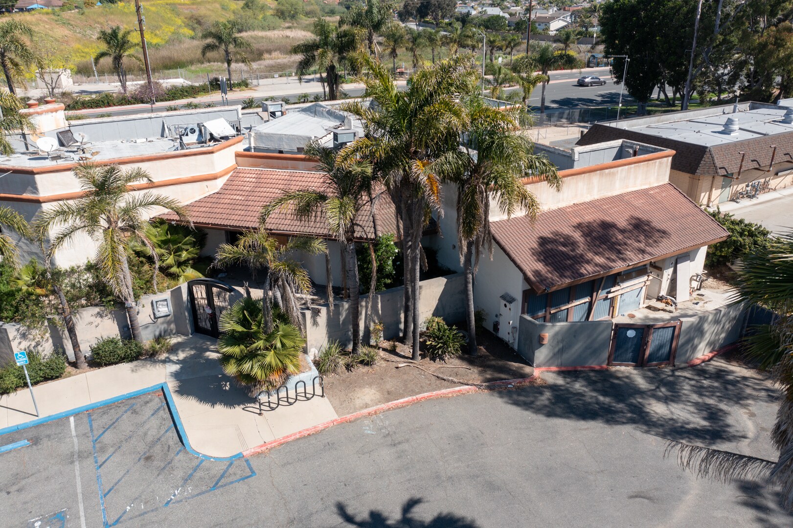 8082 Adams Ave, Huntington Beach, CA à vendre Photo principale– Image 1 sur 15