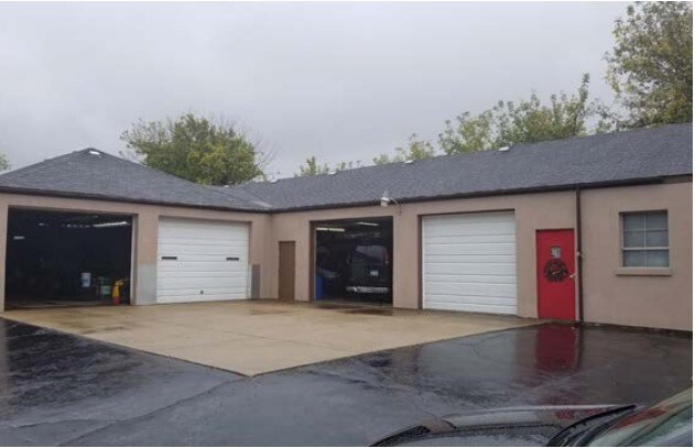 528 N Milwaukee Ave, Wheeling, IL à vendre - Photo de l’immeuble – Image 3 sur 10