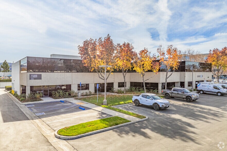 25809 Business Center Dr, Redlands, CA à vendre - Photo de l’immeuble – Image 1 sur 20
