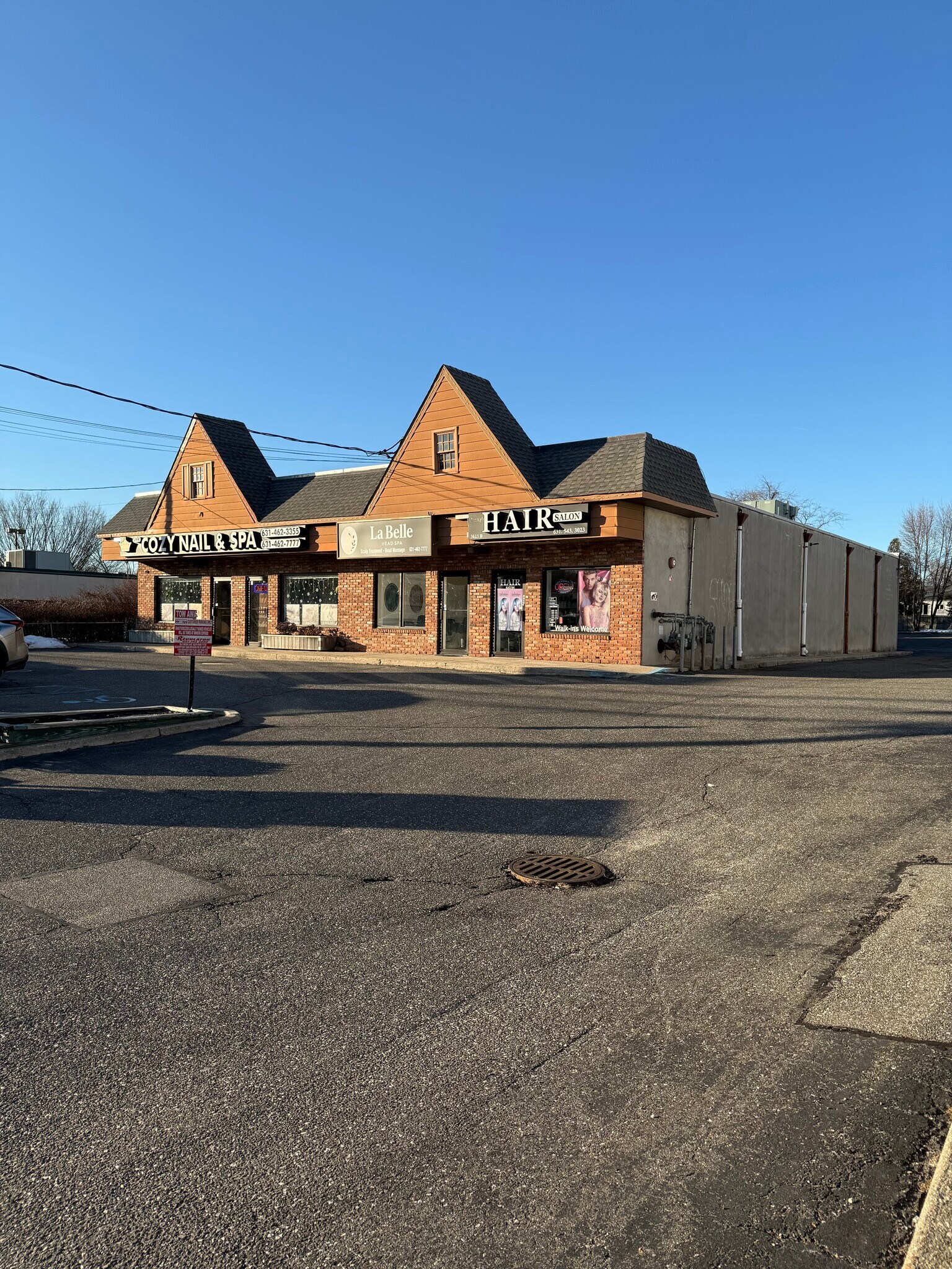 3021-3023 Jericho Tpke, East Northport, NY à vendre Photo principale– Image 1 sur 35