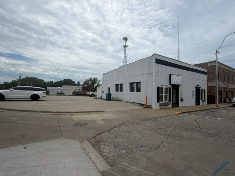 220 Maynard St, Warrensburg, MO à louer - Photo de l’immeuble – Image 2 sur 3