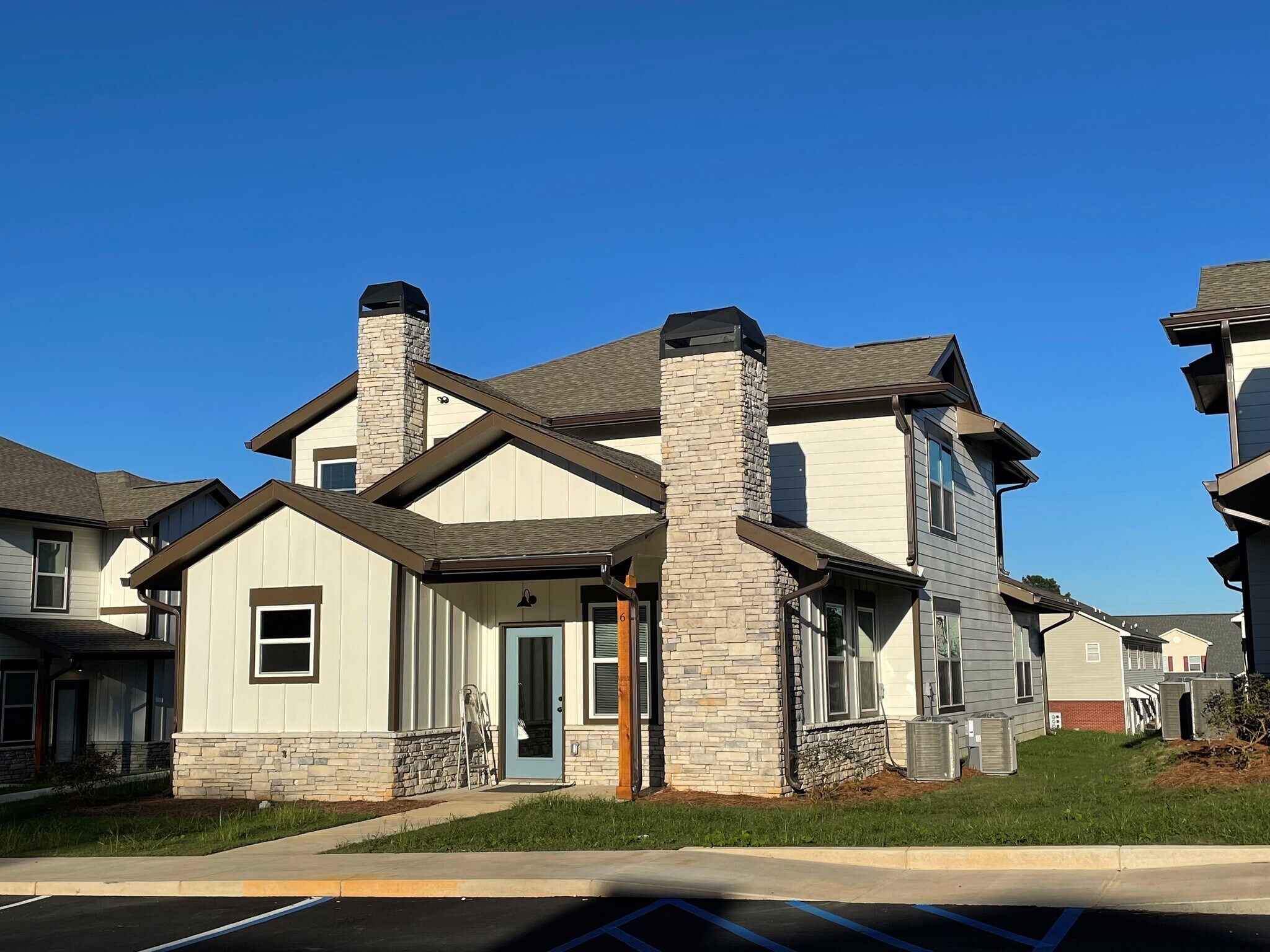 534 E Elm St, Troy, AL à vendre Photo principale– Image 1 sur 3