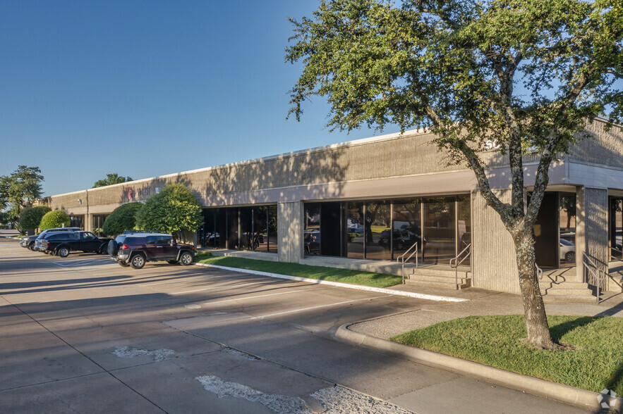 640 International Pkwy, Richardson, TX à louer - Photo de l’immeuble – Image 1 sur 24