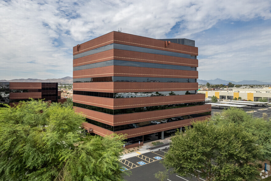 4605 E Elwood St, Phoenix, AZ à louer - Photo de l’immeuble – Image 2 sur 6