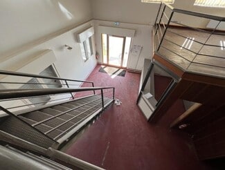Plus de détails pour Local d’activités à vendre
