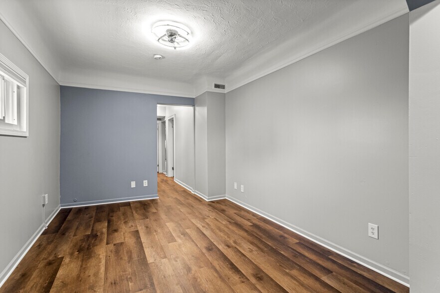 5920 Chase Rd, Dearborn, MI à louer - Photo de l’immeuble – Image 3 sur 34