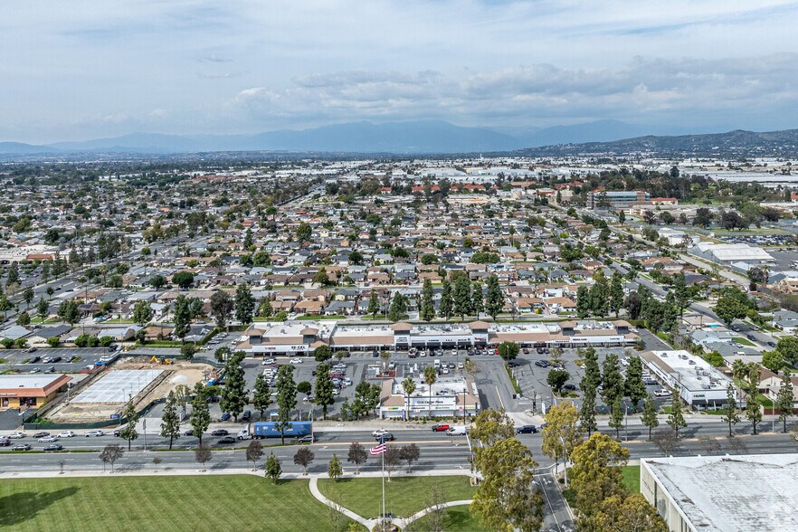 12241-12351 Imperial Hwy, Norwalk, CA à louer - Photo de l’immeuble – Image 2 sur 6
