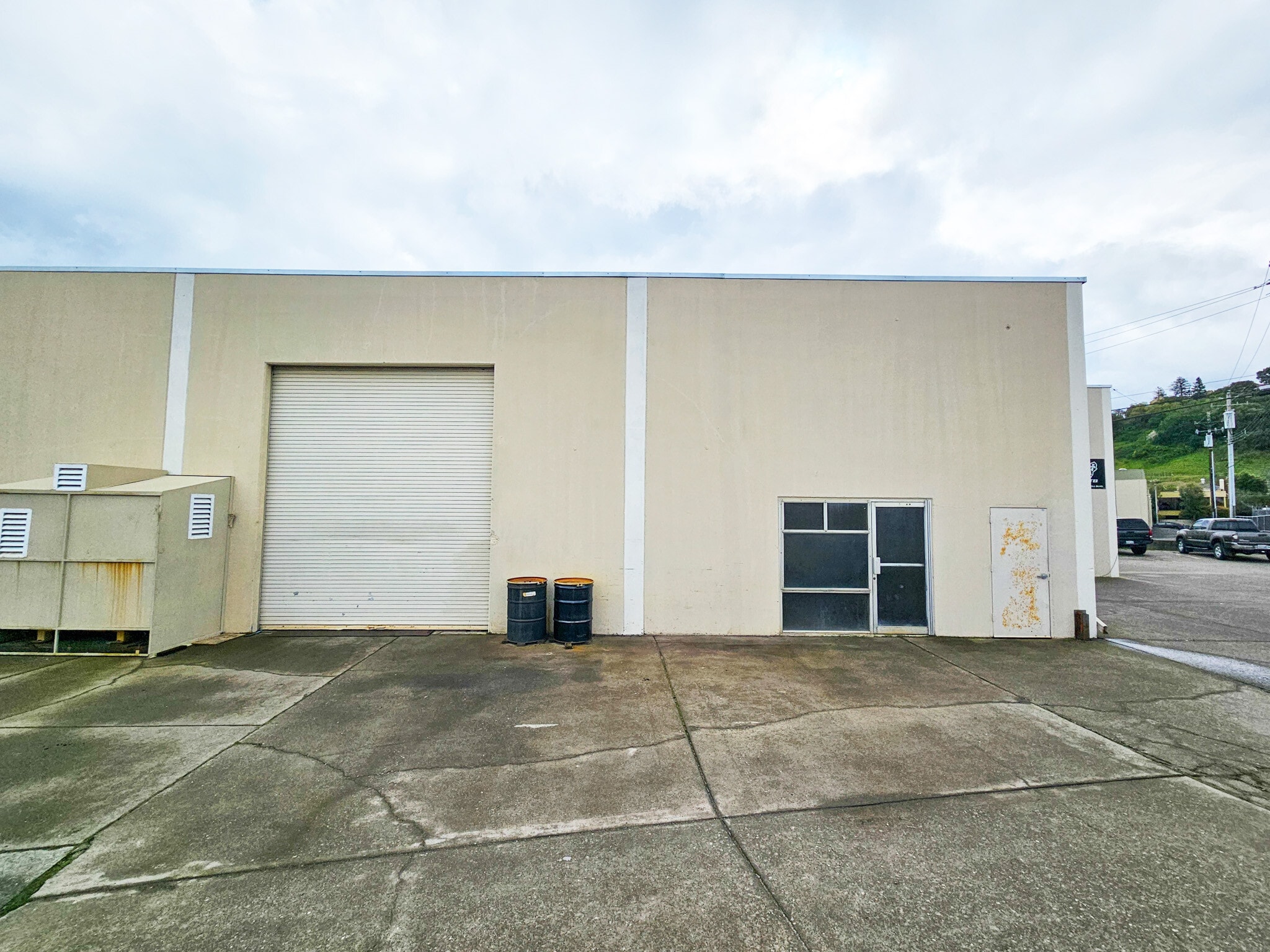 88-96 Mitchell Blvd, San Rafael, CA à louer Photo de l’immeuble– Image 1 sur 3