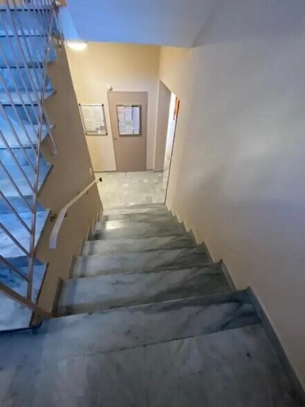 Bureau dans Cagnes-sur-Mer à louer - Photo de l’immeuble – Image 3 sur 9