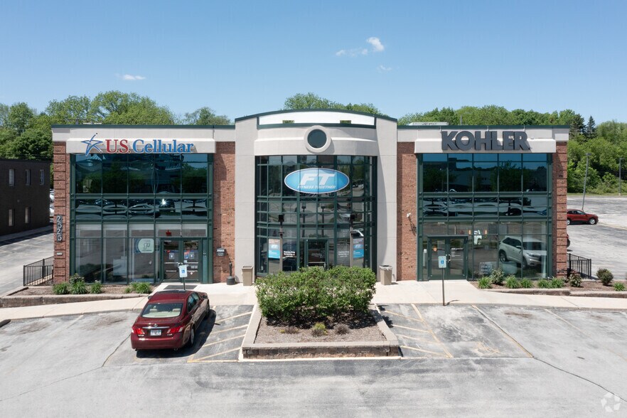 2525 N Mayfair Rd, Wauwatosa, WI à louer - Photo de l’immeuble – Image 2 sur 4