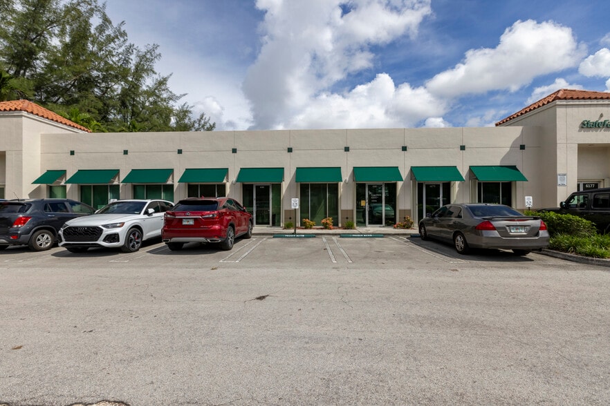 6155-6187 Miami Lakes Dr E, Miami Lakes, FL à vendre - Autre – Image 1 sur 10