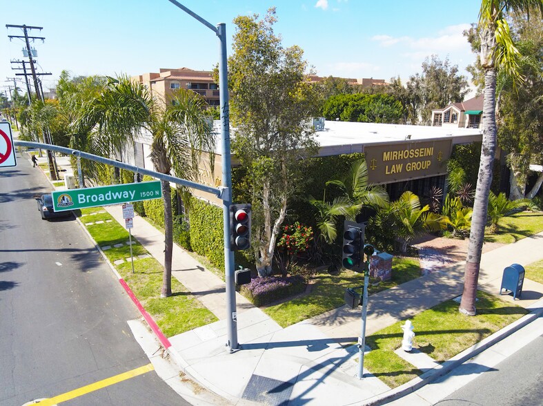 1502 N Broadway, Santa Ana, CA à louer - Photo de l’immeuble – Image 2 sur 7