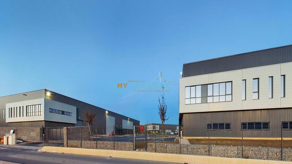 Industriel/Logistique dans Brie-Comte-Robert à louer - Photo de l’immeuble – Image 3 sur 18