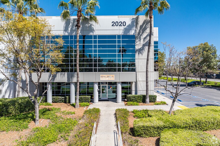 2020 Piper Ranch Rd, San Diego, CA à louer - Photo de l’immeuble – Image 3 sur 5